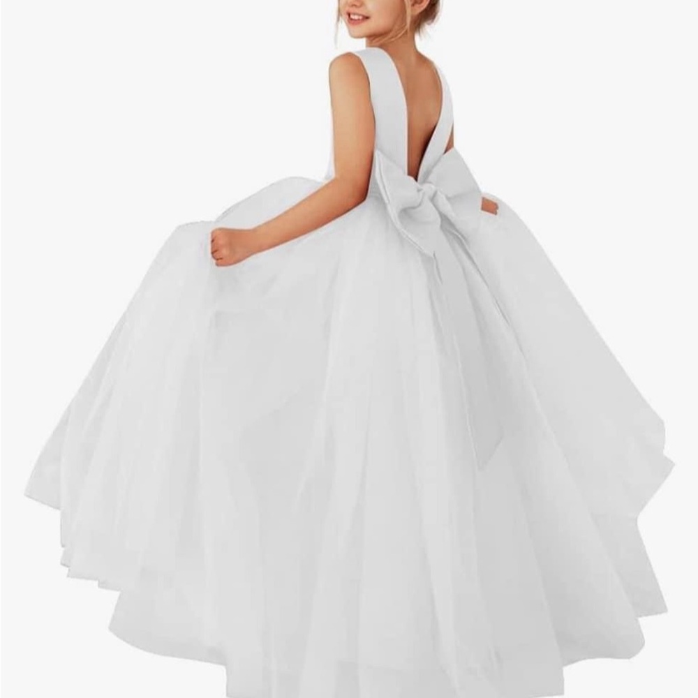 3 flower girl dresses. Excellent condition. Size 10